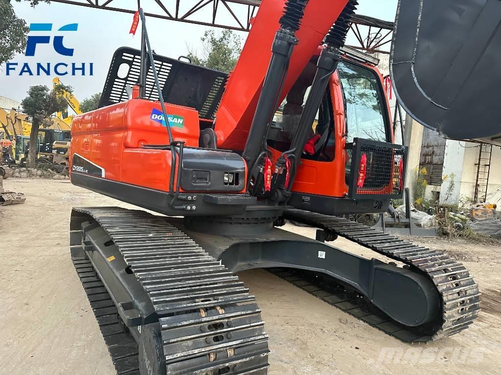Doosan DX 225 LC Pásové rýpadlá