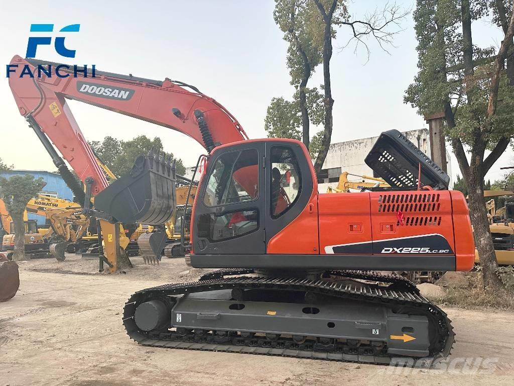Doosan DX 225 LC Pásové rýpadlá
