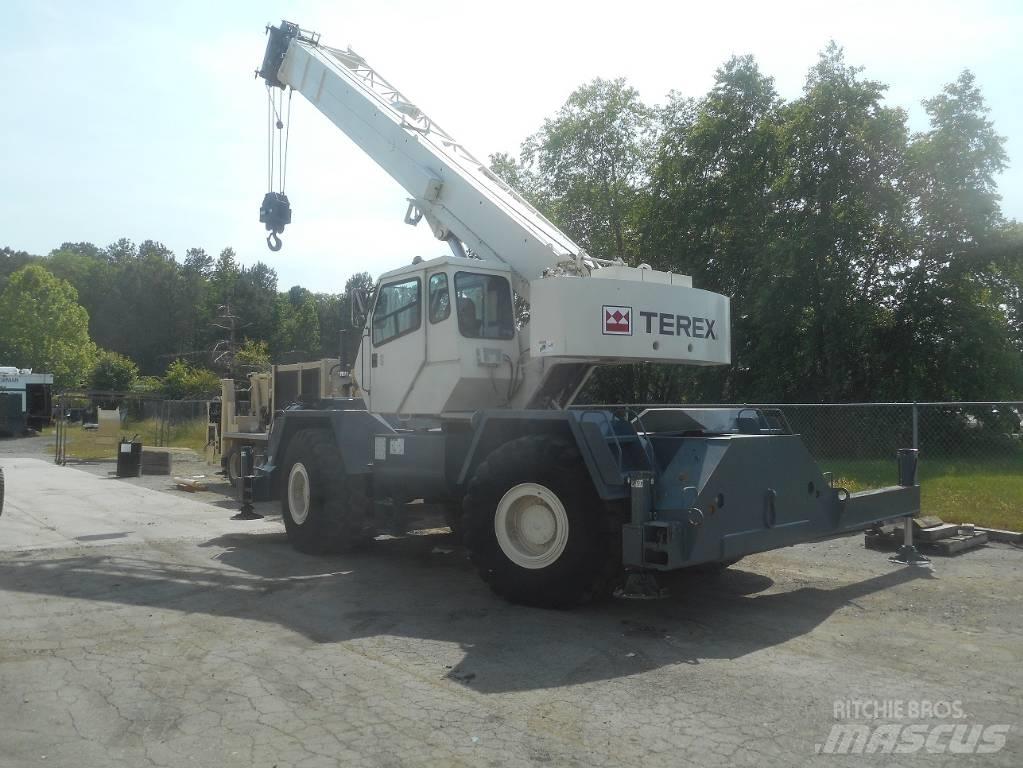 Terex RT 335 Univerzálne terénne žeriavy