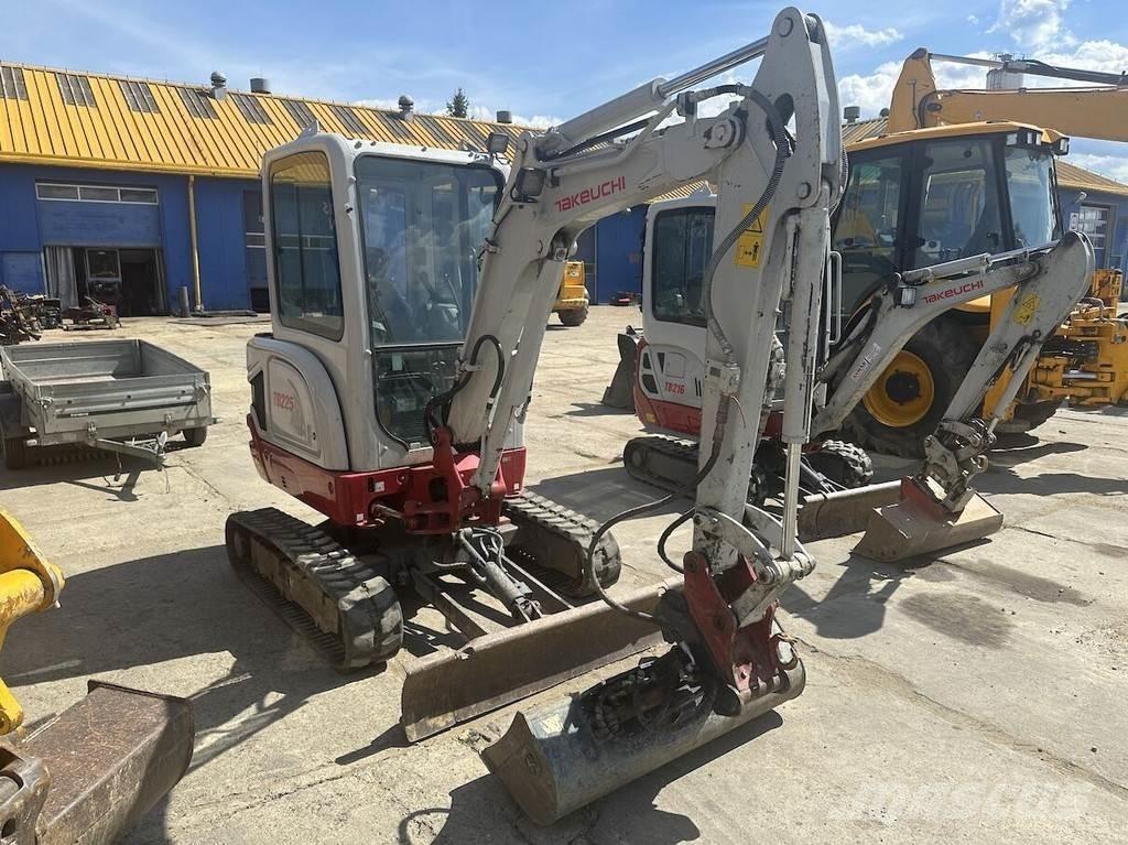 Takeuchi TB225 Mini rýpadlá < 7t