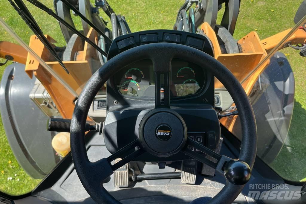 CASE 521 F XT Kolesové nakladače