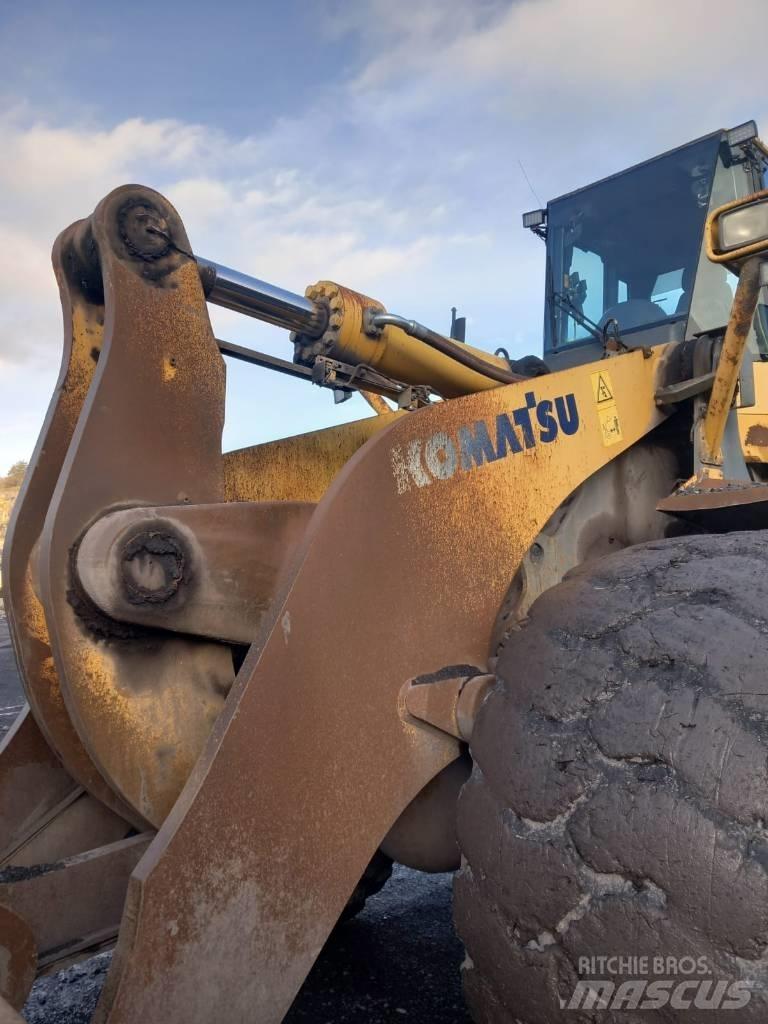 Komatsu WA 600-6 Kolesové nakladače