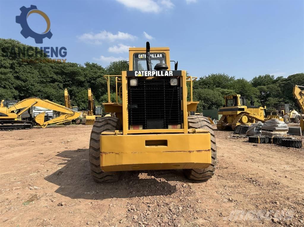 CAT 966 C Kolesové nakladače
