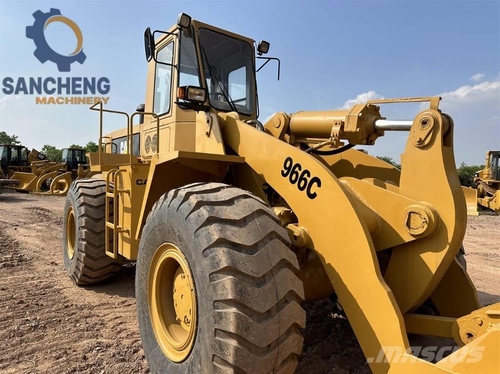CAT 966 C Kolesové nakladače