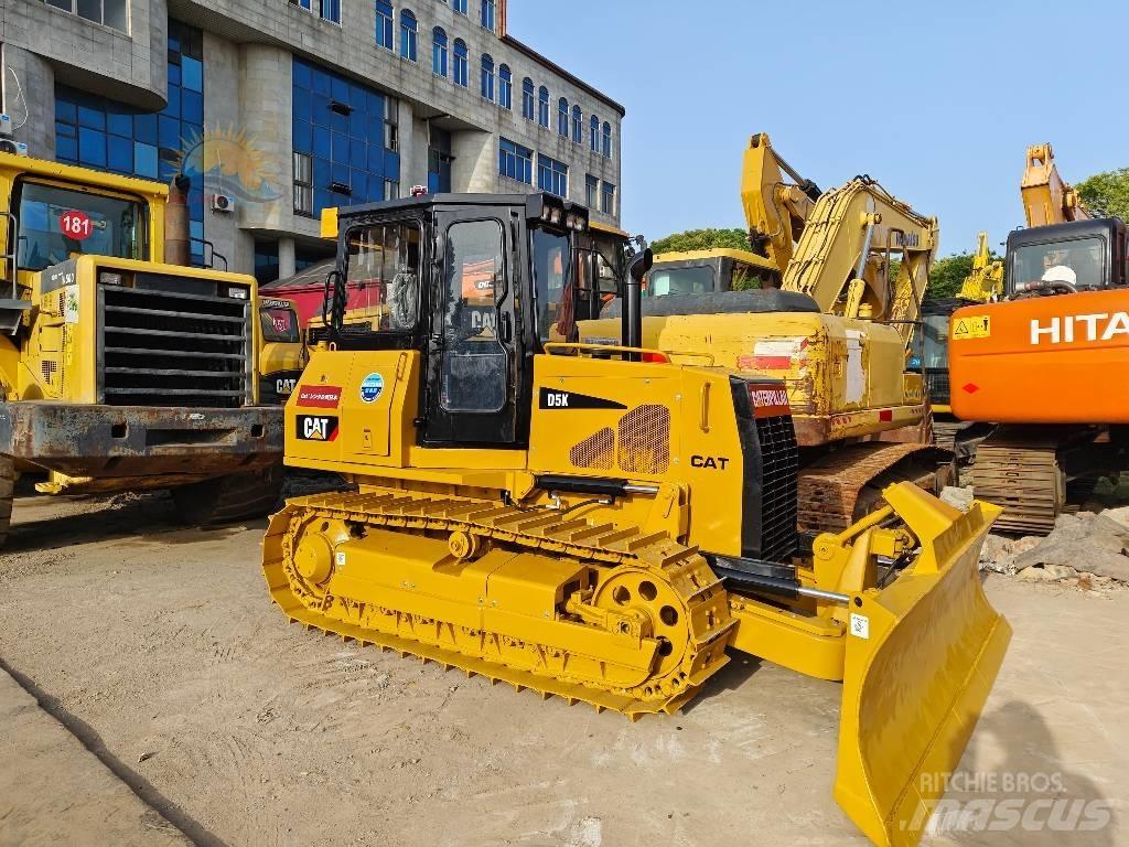CAT D 5 K Pásové dozéry