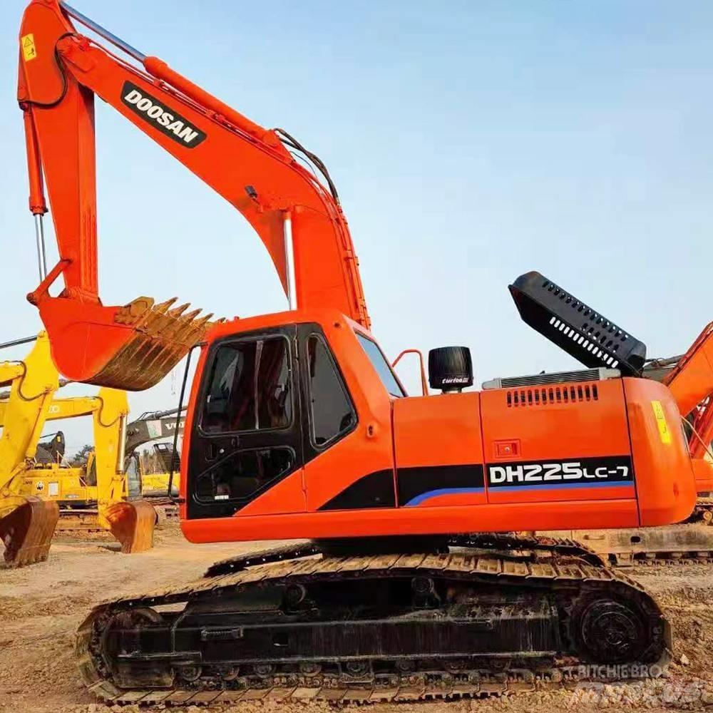 Doosan 225 Pásové rýpadlá