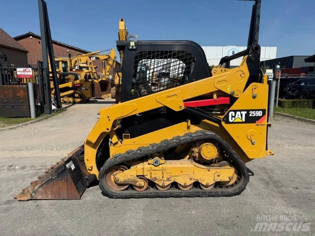 CAT 259D Šmykom riadené nakladače