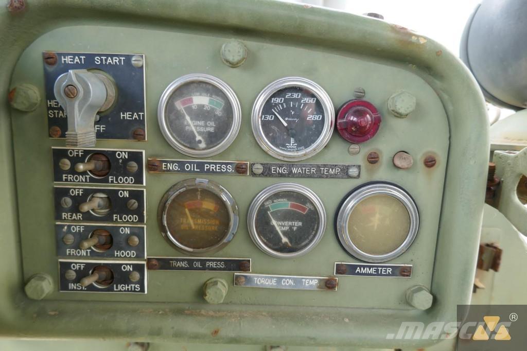 CAT D7F Ex-army Pásové dozéry