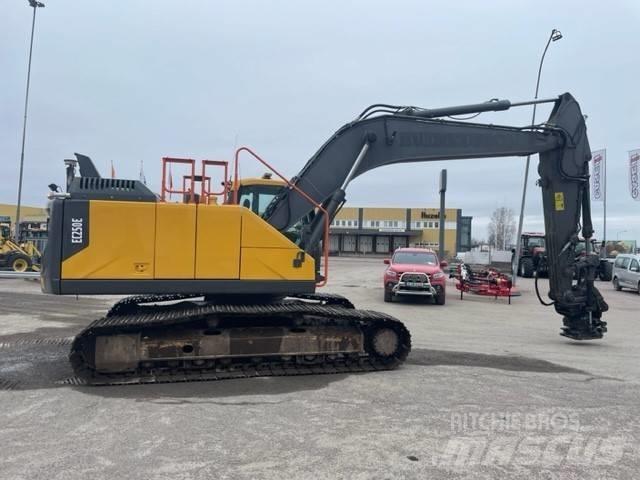 Volvo EC 250 EL Pásové rýpadlá