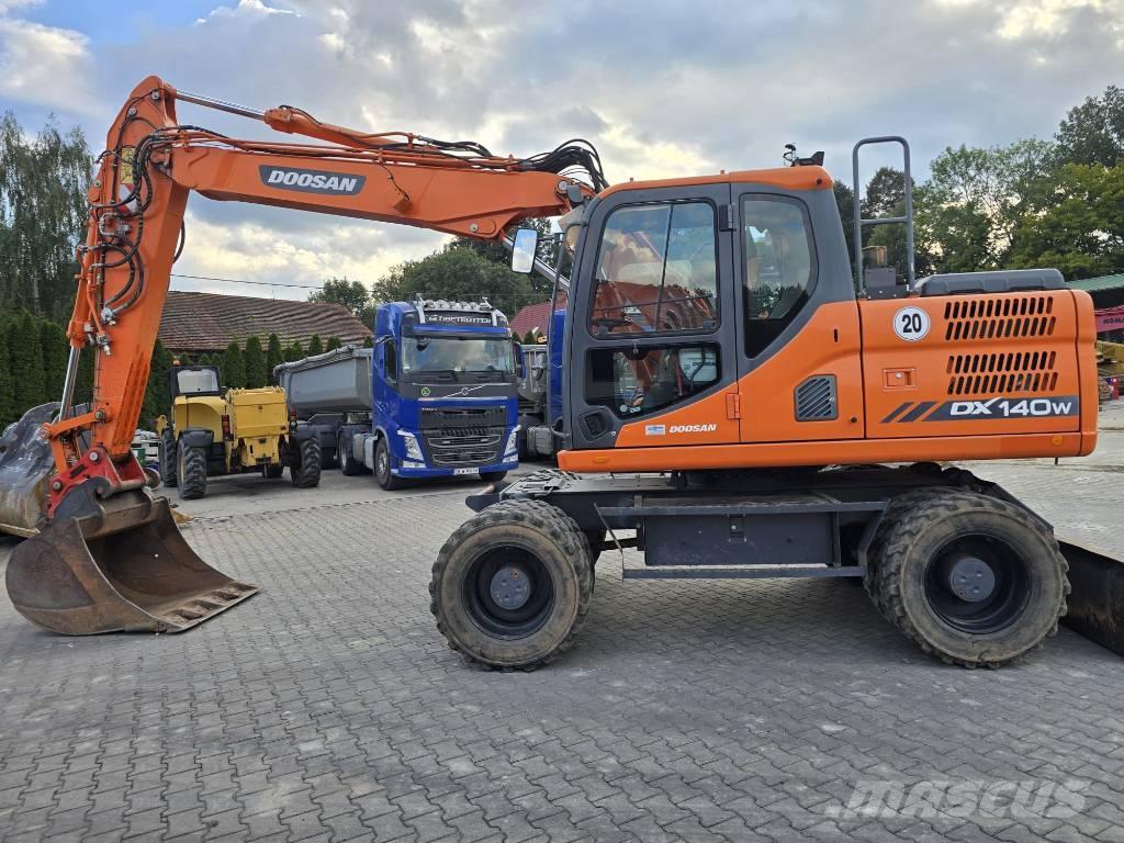 Doosan DX 140-W Kolesové rýpadlá