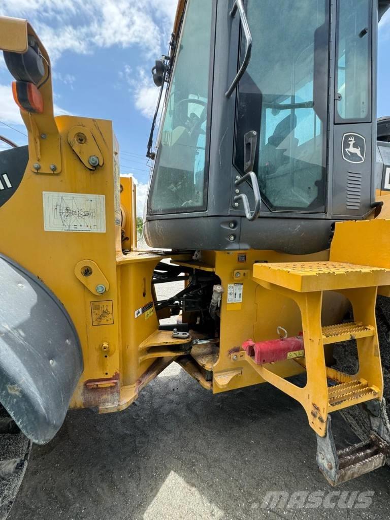 John Deere 624k-II Kolesové nakladače