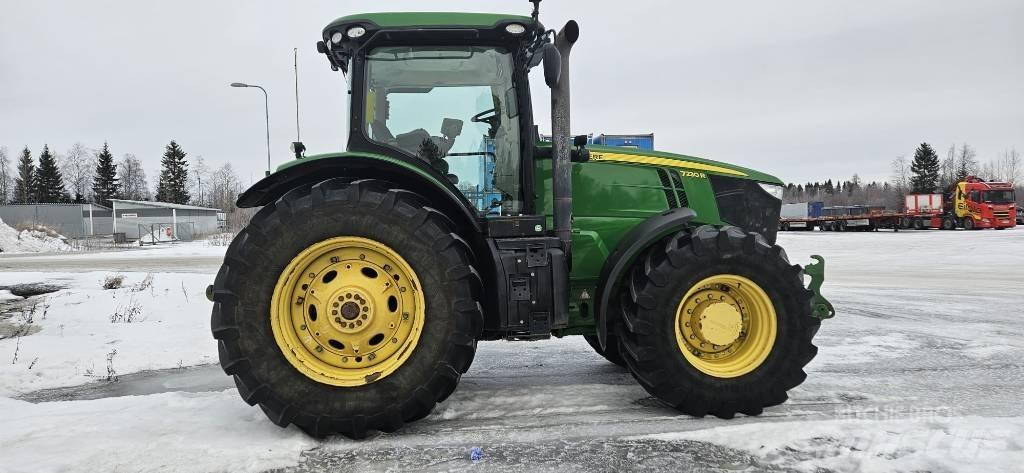 John Deere 7230 R Traktory