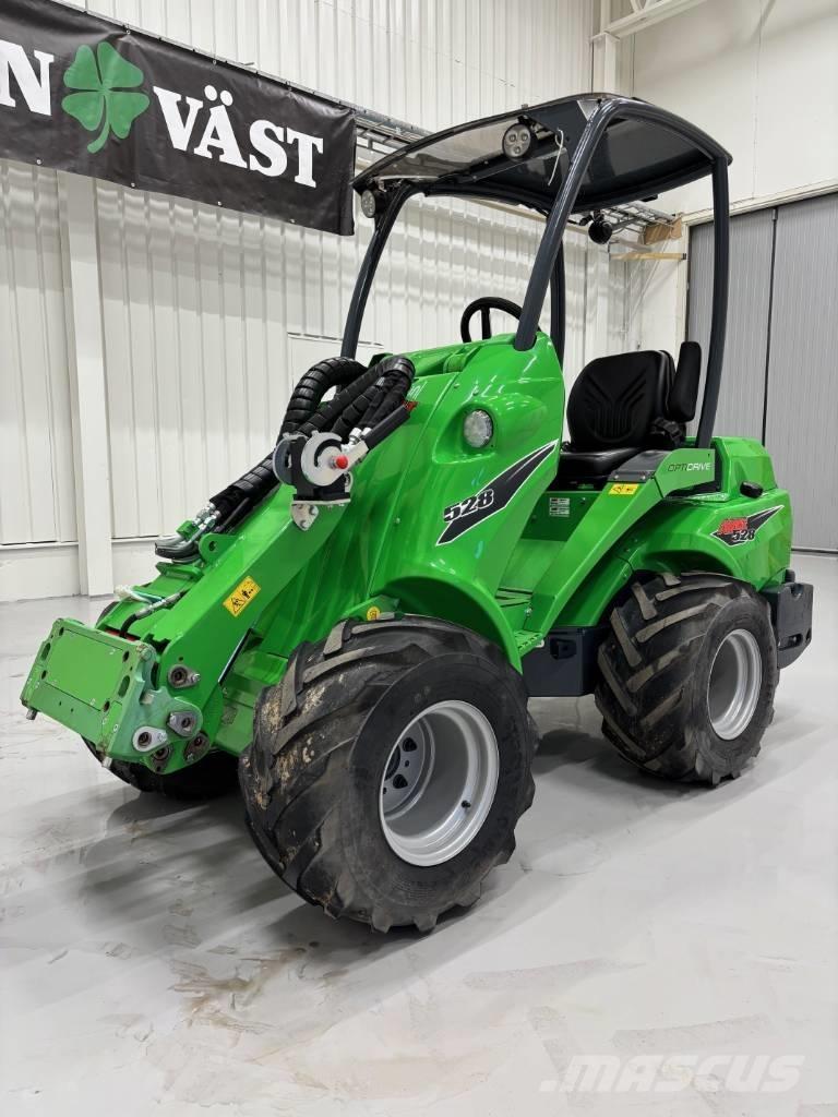 Avant 528 Viacúčelové nakladače