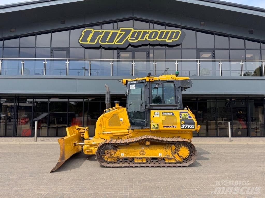 Komatsu D37PXi-24 Pásové dozéry