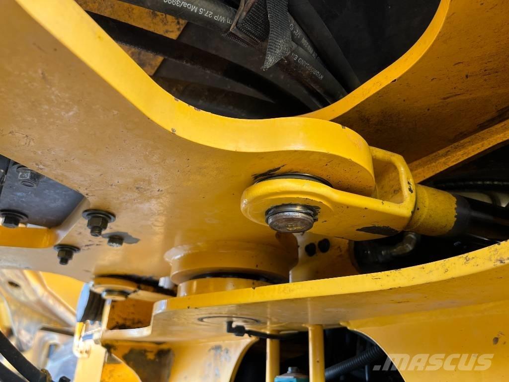 Volvo L90F Kolesové nakladače