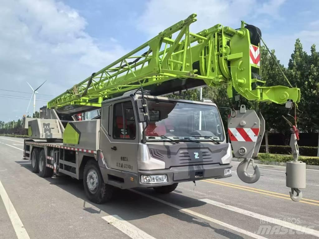 Zoomlion ZCT 251 V Kladkostroje, navijaky a stavebné výťahy