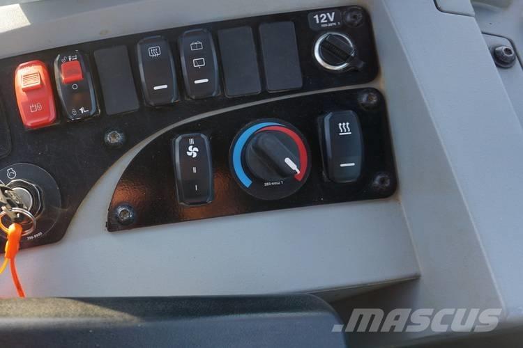 CAT 906M Kolesové nakladače