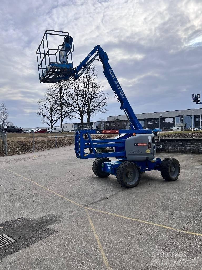 Genie Z 45/25 J RT Kĺbové plošiny