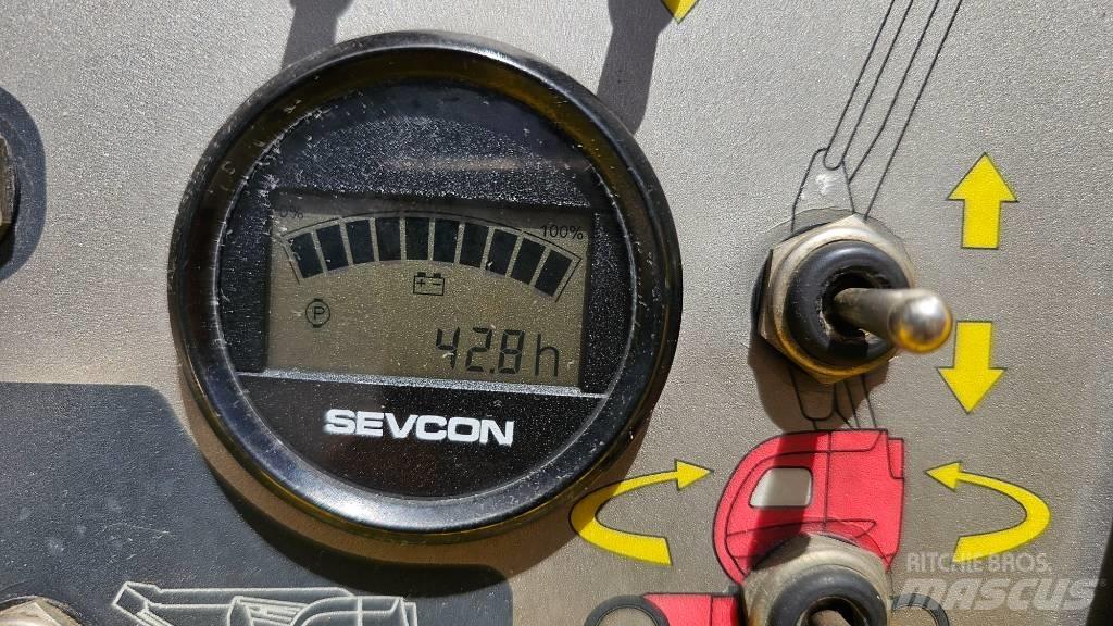 Manitou 170AETJ Kĺbové plošiny