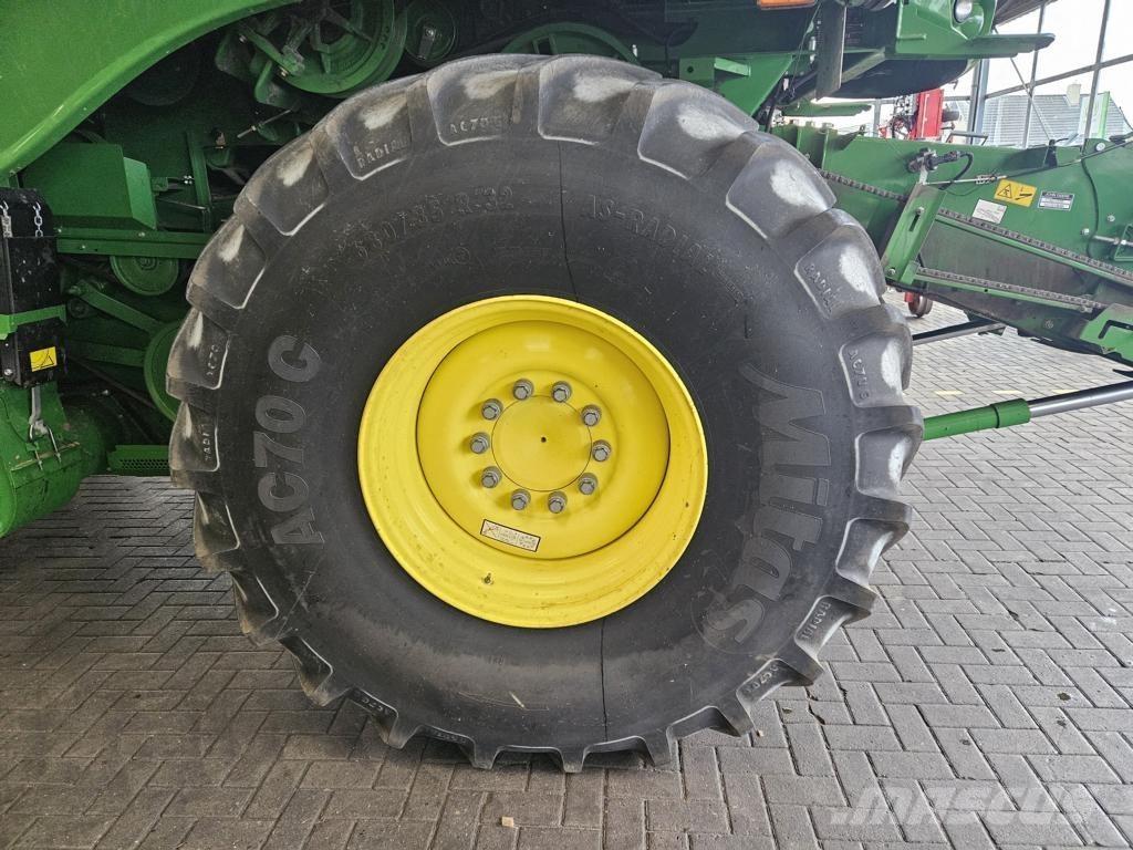 John Deere T560 i Kombinované zberacie stroje