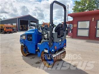CAT CB 22B Tandemové valce