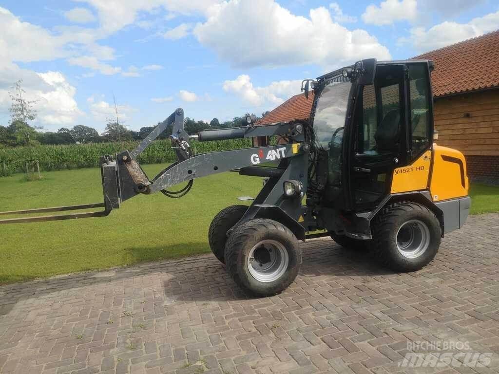 GiANT V 452 T HD Kolesové nakladače