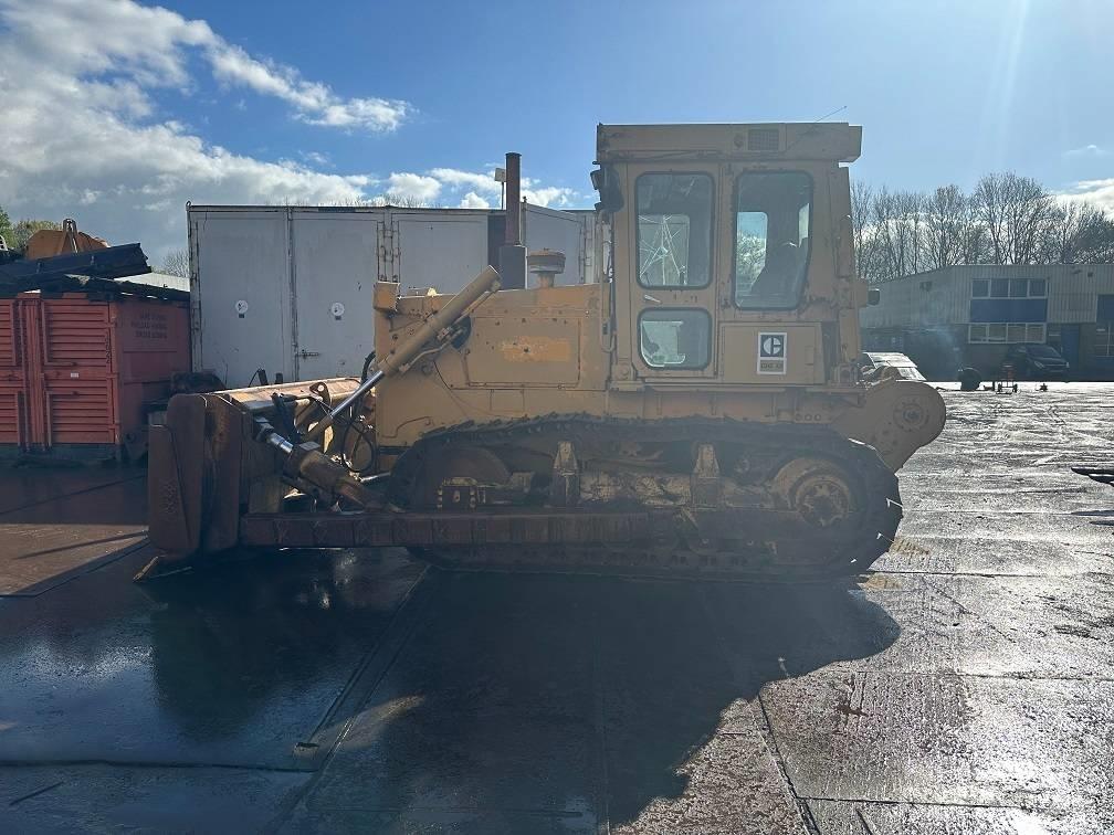 CAT D6D with winch Pásové dozéry