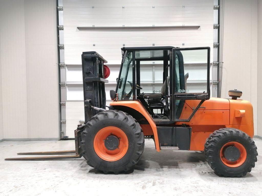 JCB 940 Terénne vysokozdvižné vozíky