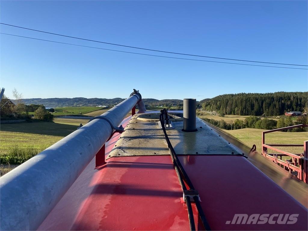 Moi GB 12 tankvogn Rozmetadlá maštaľného hnoja