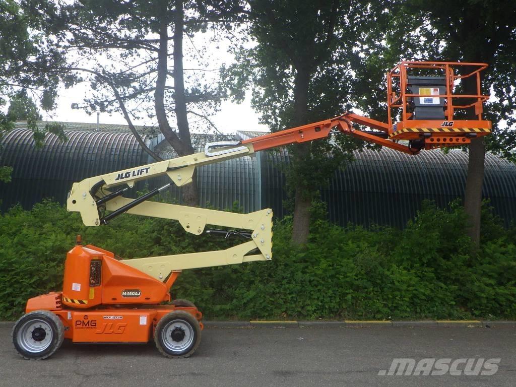 JLG M450AJ Kĺbové plošiny