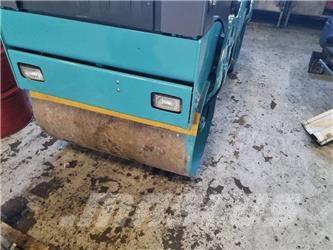 Bomag BW 100 AD-4 Tandemové valce