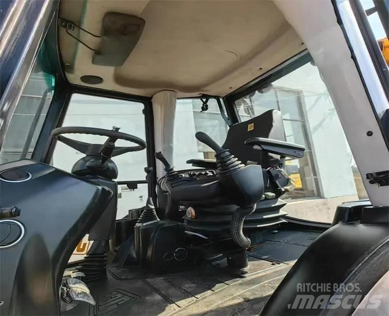 JCB 3CX Rýpadlo-nakladače