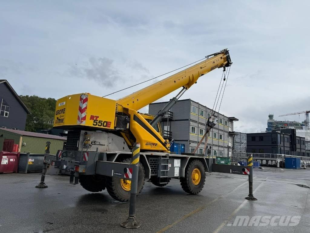 Grove RT 550 E Žeriavy pre ťažký terén