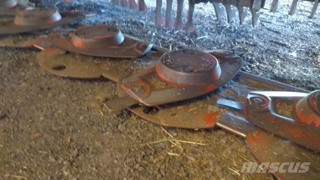 Kuhn FC 314 D FF Kosačky namontované a ťahané