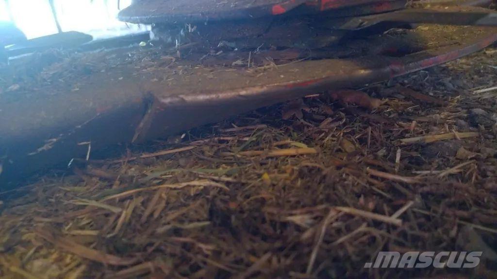 Kuhn FC 314 D FF Kosačky namontované a ťahané