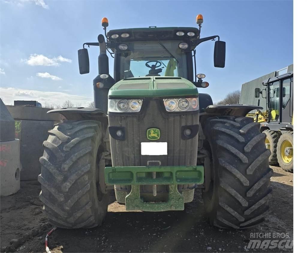 John Deere 8370R Traktory