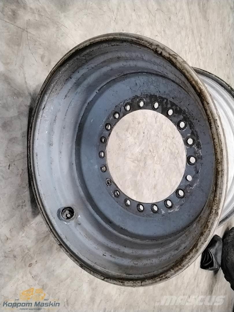 Valmet 941 20x34 Pneumatiky, kolesá a ráfiky