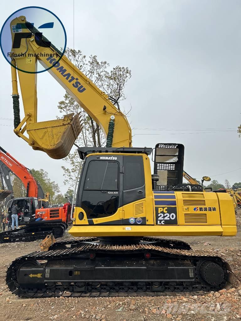 Komatsu 220 Pásové rýpadlá