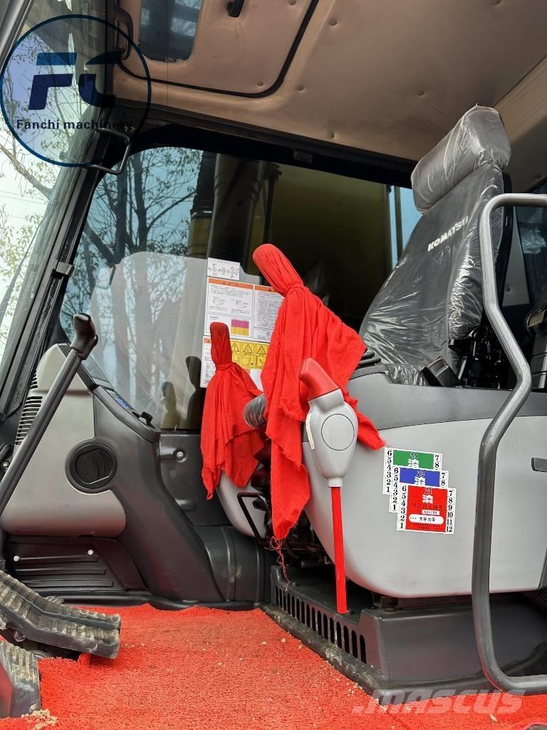 Komatsu 220 Pásové rýpadlá