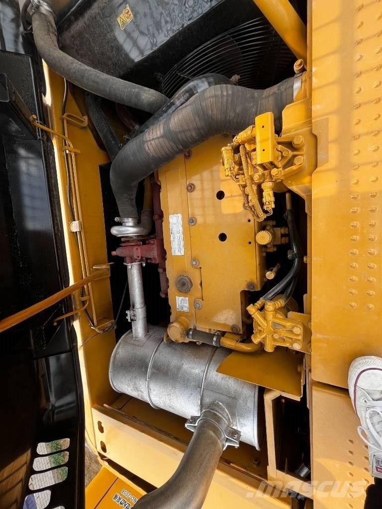 CAT 320 D Pásové rýpadlá