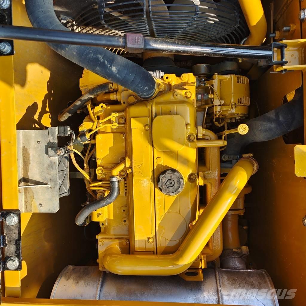 CAT 313 D Pásové rýpadlá