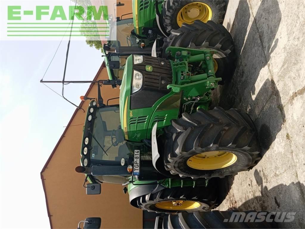 John Deere 6215R Traktory