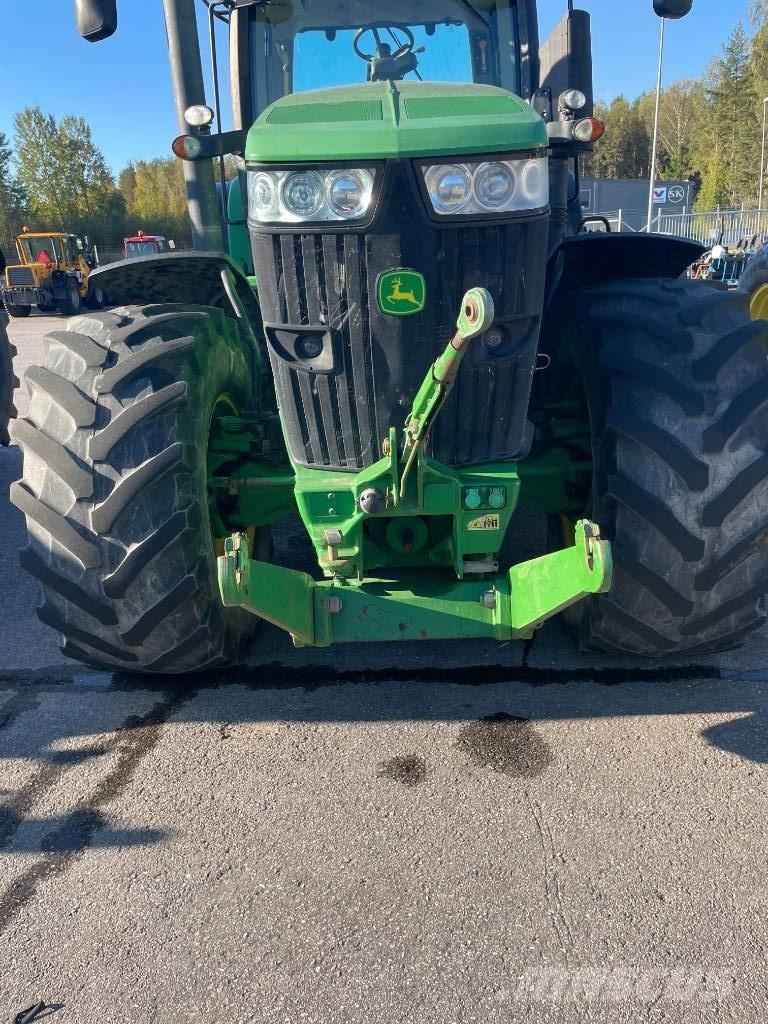 John Deere 7200 R Traktory