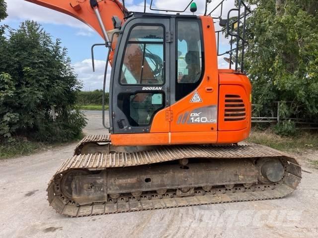 Doosan DX 140 LCR-3 Pásové rýpadlá