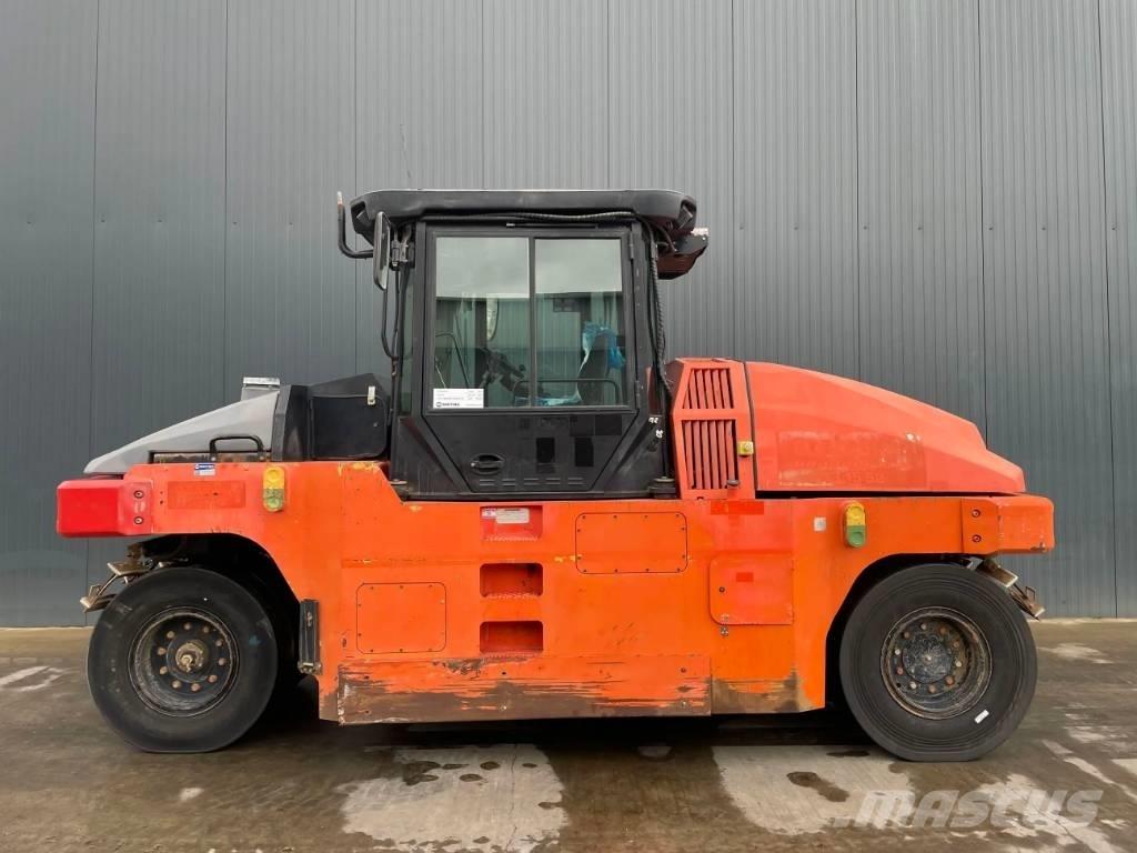 Dynapac CP224 Pneumatikové valce