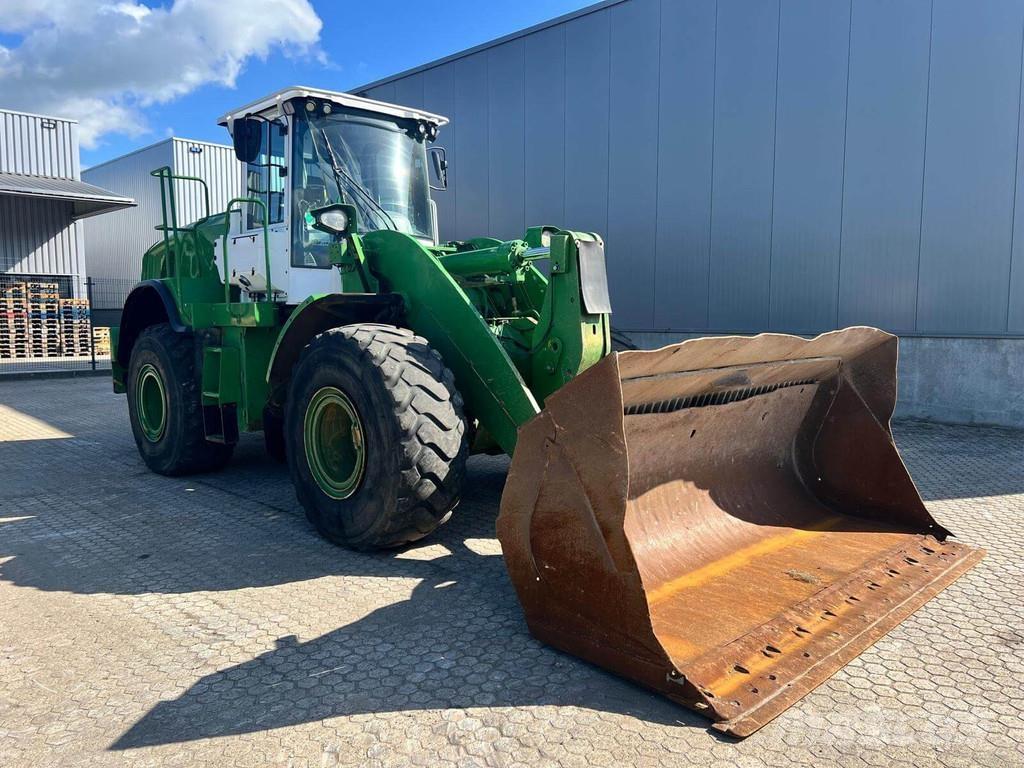 CAT 950M Kolesové nakladače