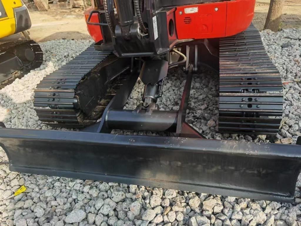 Kubota 165 Pásové rýpadlá