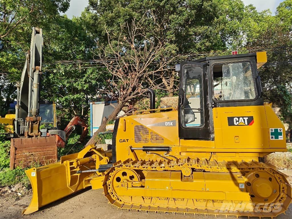 CAT D 5 K Pásové dozéry