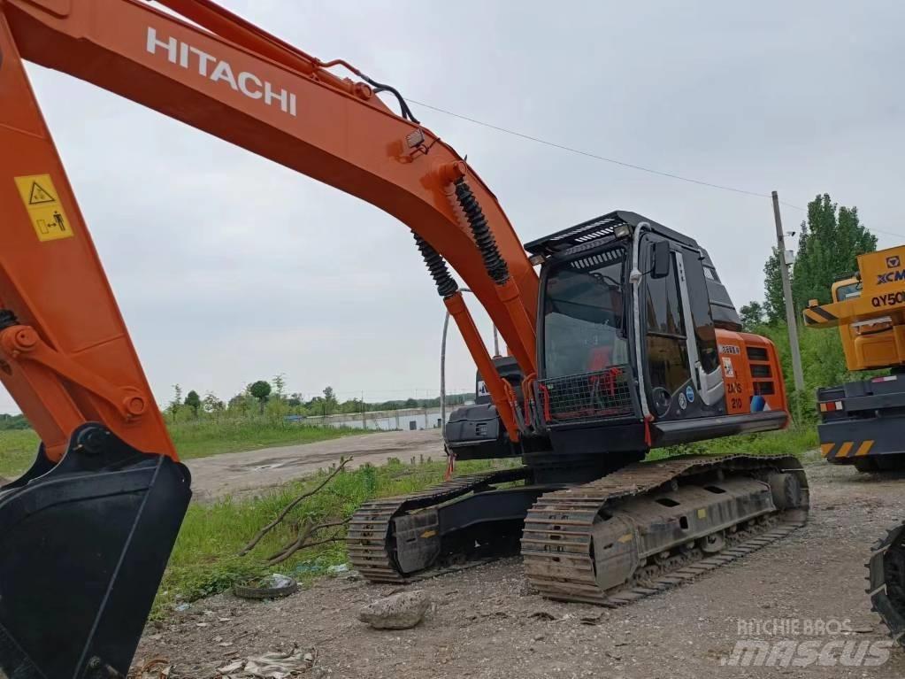Hitachi ZX210 Pásové rýpadlá