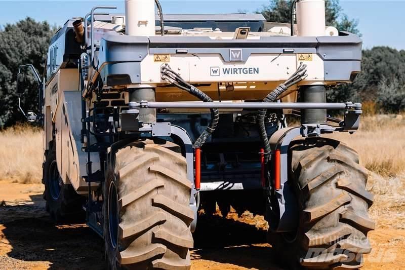 Wirtgen WR240 Ďalšie nákladné vozidlá